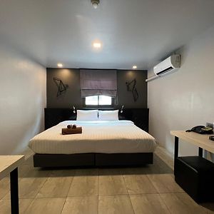 Standard Zimmer mit Kingsize-Bett